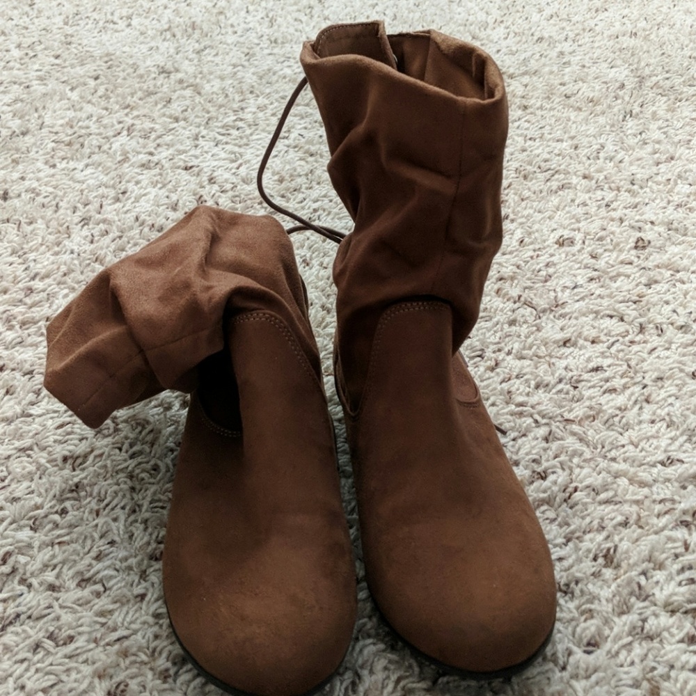 *4/$25* Lace Up Brown Boots